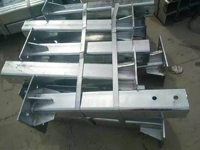 方管立柱
