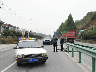 公路波形防护栏