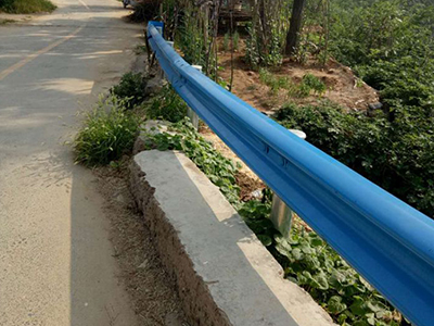 公路防护栏
